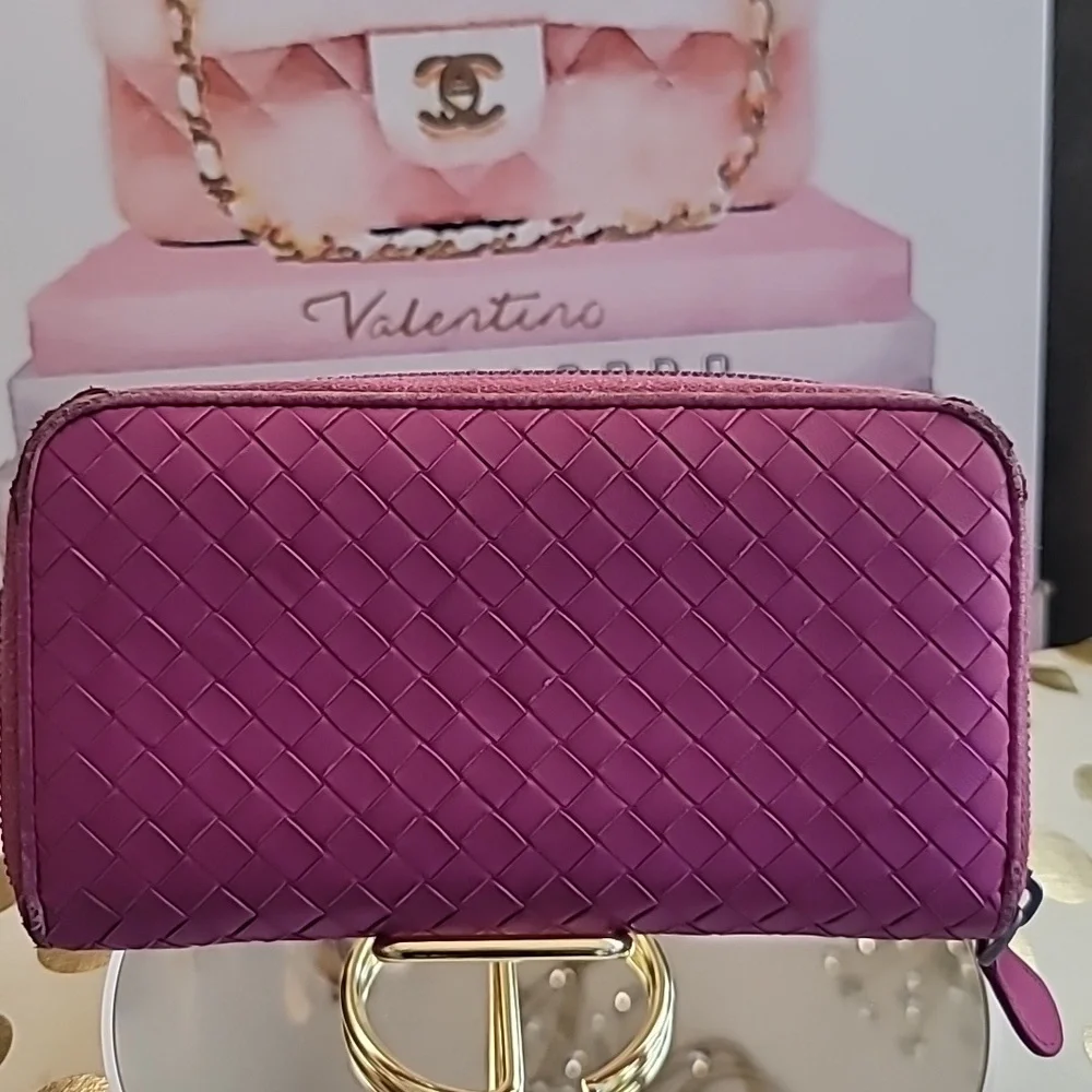 💜💕 Bottega Veneta Intrecciato Zip Around Wallet 💕💜